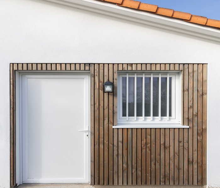 Isolation thermique par l’extérieur d’une maison en rénovation
